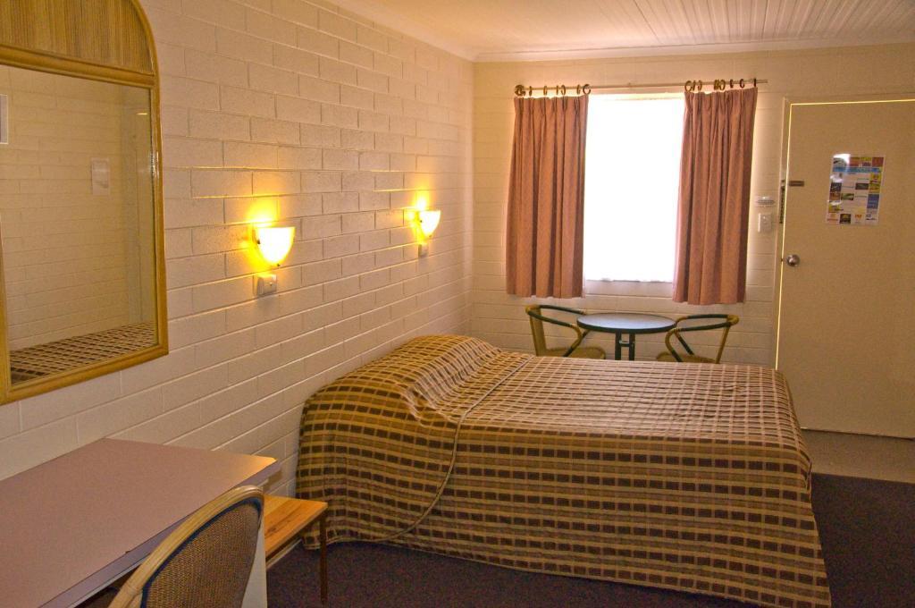 ينابيع أليس White Gum Motel الغرفة الصورة